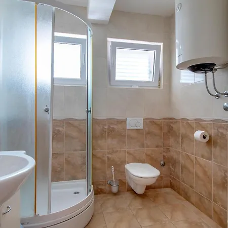 2 Bedroom Gorgeous In Appartement