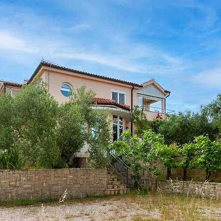 2 Bedroom Gorgeous In