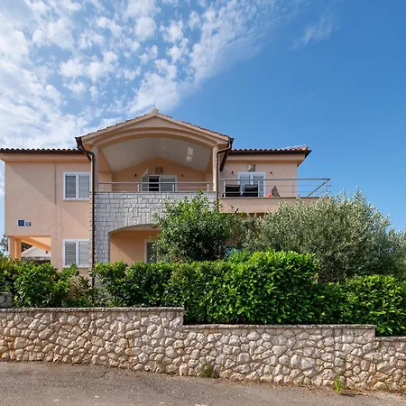 2 Bedroom Gorgeous In *