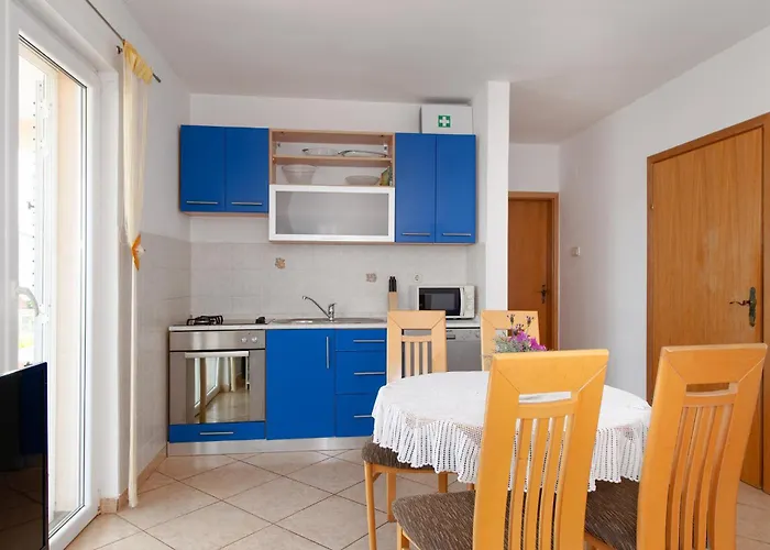 2 Bedroom Gorgeous In *